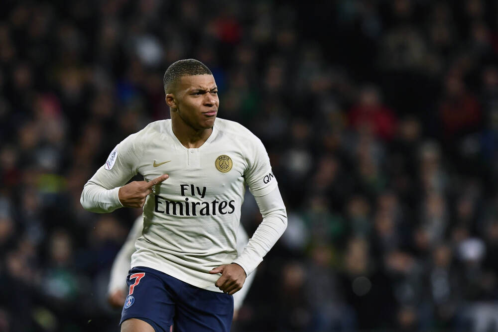 除了平庸还是平庸，火箭为什么要给一个普通3D送出这么大的合同？